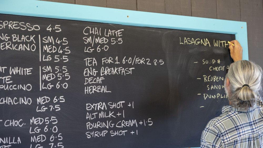 812190 waitahuna station goods shed cafe summer 2025 credit geoff marks 178 web size 1920px