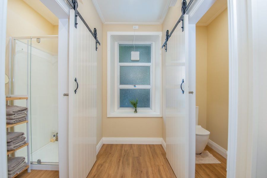 Launry Bathroom 002
